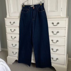 High waist super wide leg jeans. Size 28